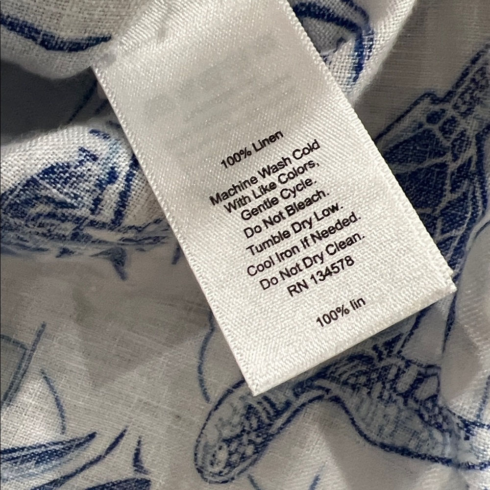 Men’s Vineyard Vines button up tropical sea life, medium, 100% linen - Picture 5 of 5